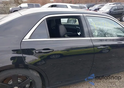 2012 Chrysler 300 Srt8 z USA, uszkodzony, nr VIN 2C3CCAFJ5CH801294